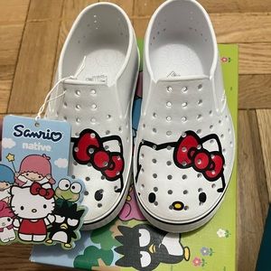 Sanrio edition hello kitty native sz 12 NIB